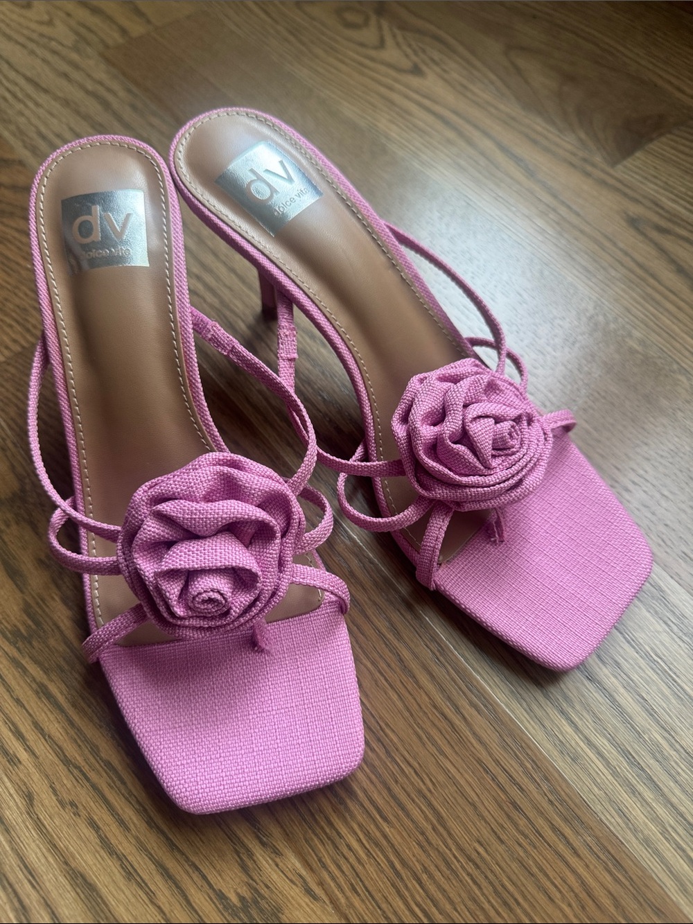 Dolce Vita Zelly Rosette Sandal size us 8